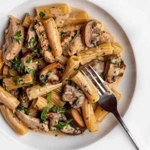 Pasta with Spinach, Mushroom, Rosemary, Roasted garlic