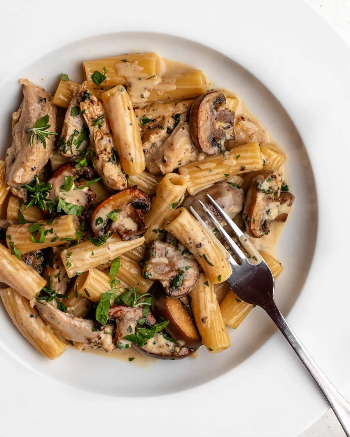 Pasta with Spinach, Mushroom, Rosemary, Roasted garlic